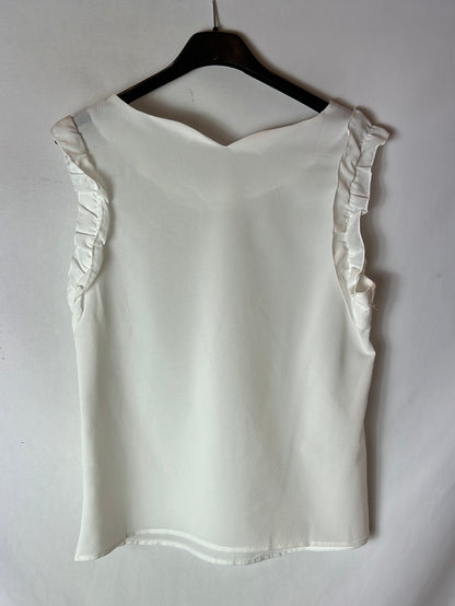 OTHERS. White top with ruffled sleeves. TS