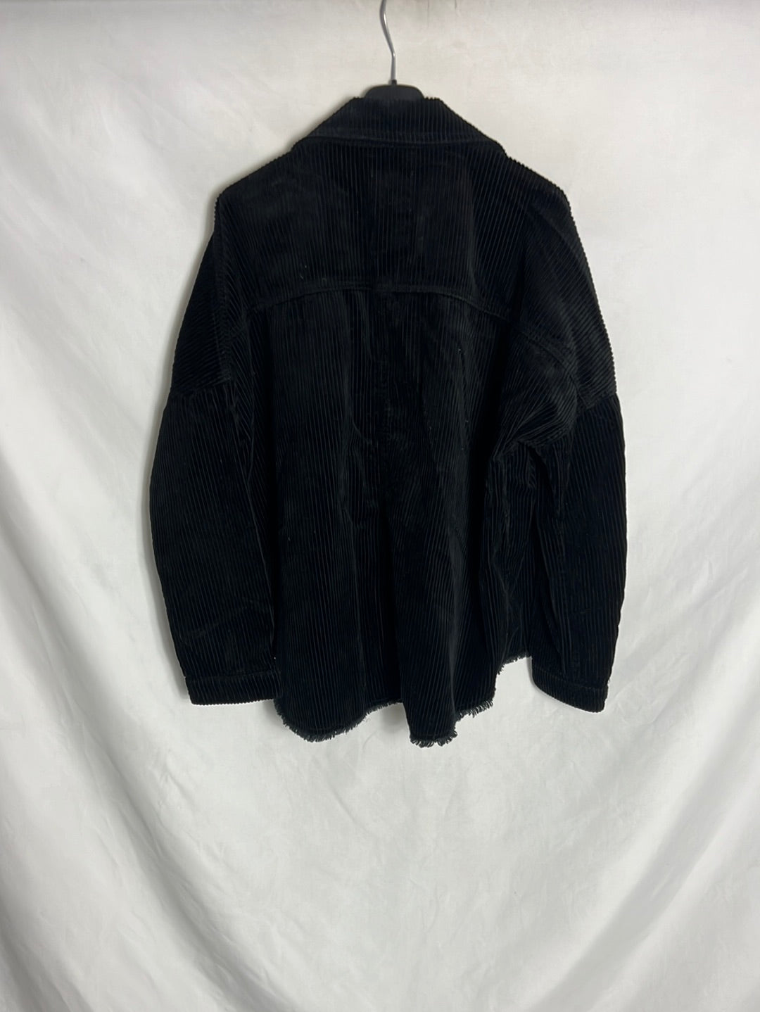 ZARA.Sobre camisa pana negraoscuro. T M