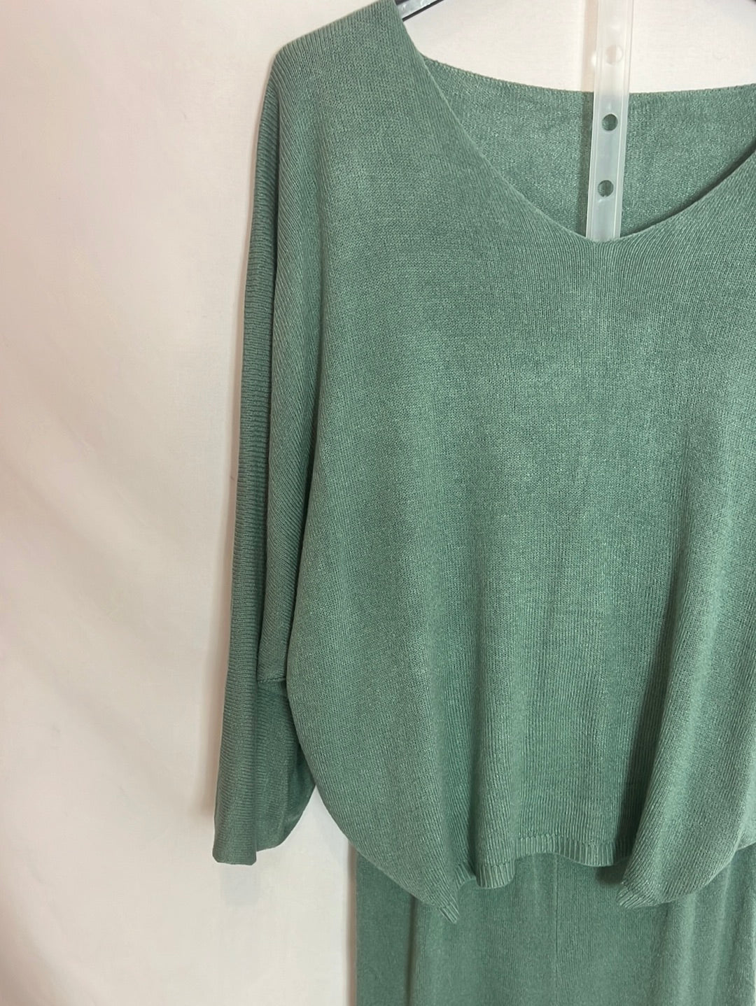 OTRAS. Total look punto verde agua. T.S