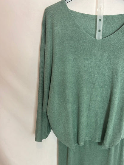 OTRAS. Total look punto verde agua. T.S