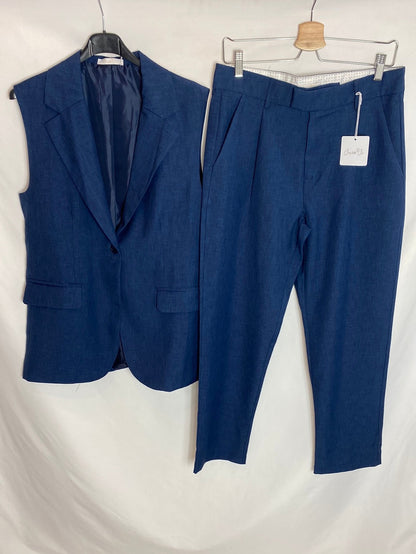 CARLOTA&CO. Total look chaleco y pantalón azul marino T.L