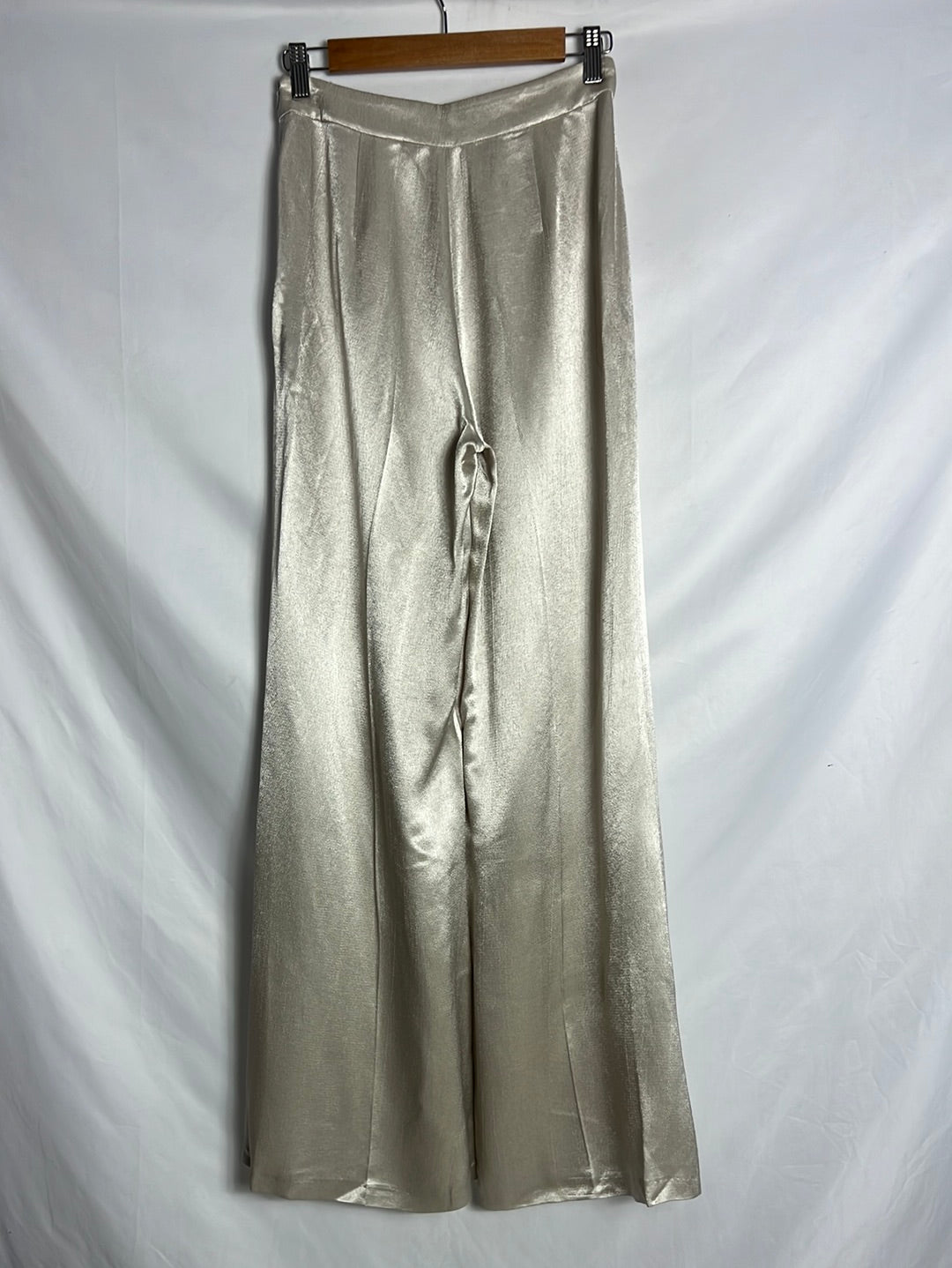 ZARA.Pantalón acho satinado T.xs