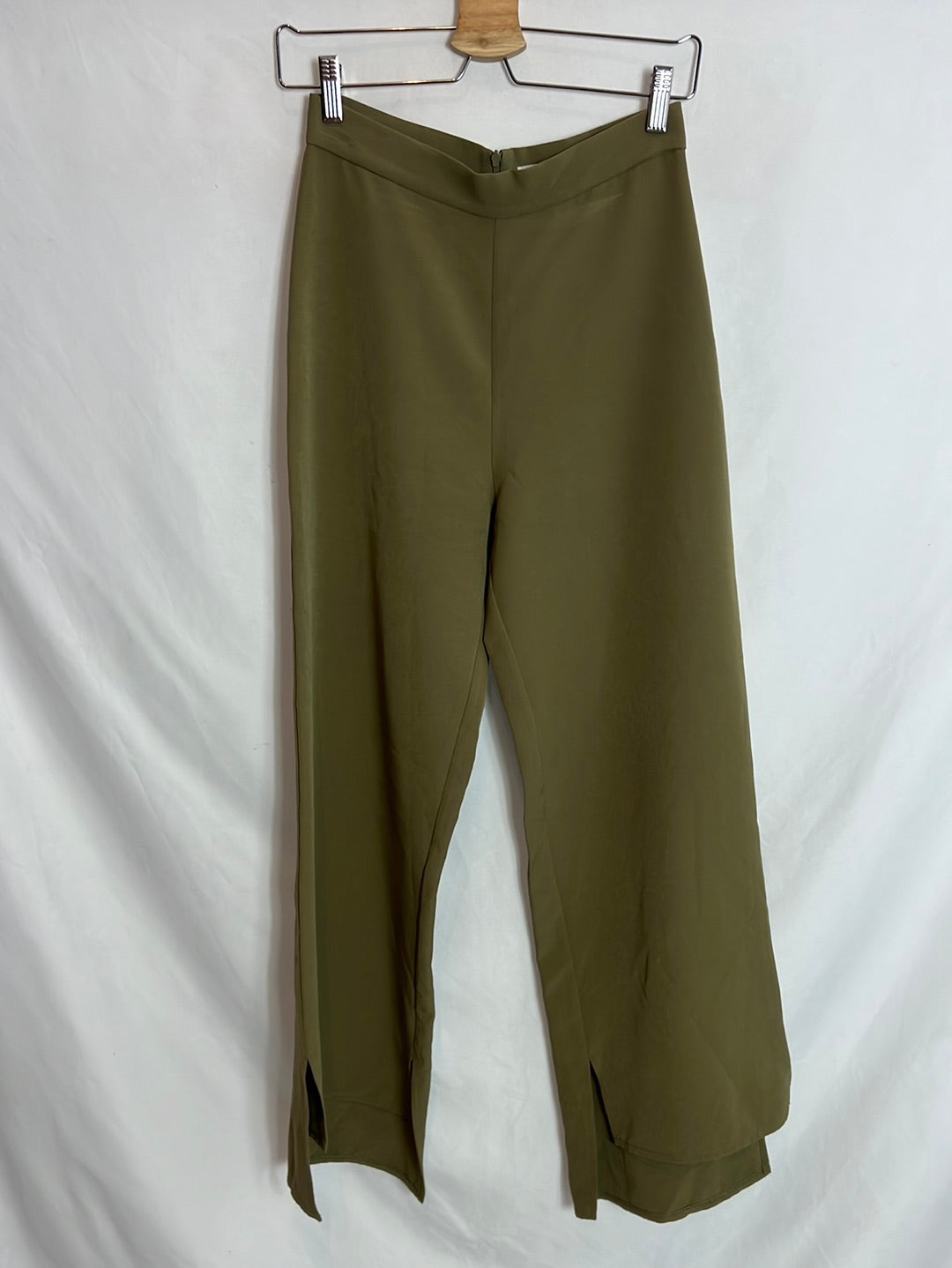 BIMANI. Pantalón culotte verde T.36 (tara)
