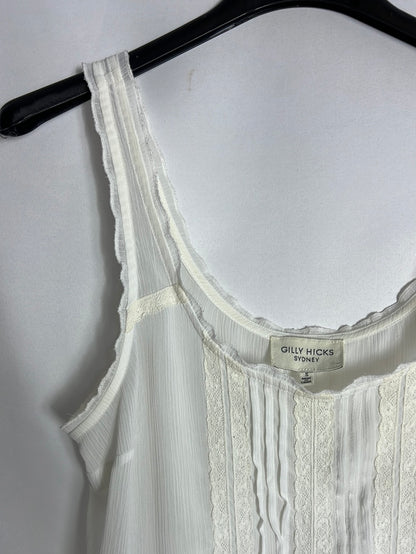 GILLY HICKS. Top blanco semitransparente. T S