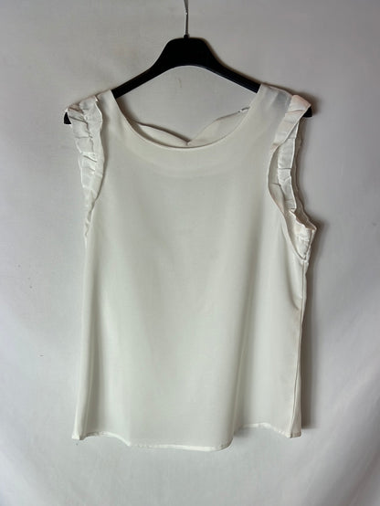 OTHERS. White top with ruffled sleeves. TS