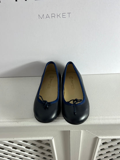 PISAMONAS. Bailarinas piel azul marino. T 30