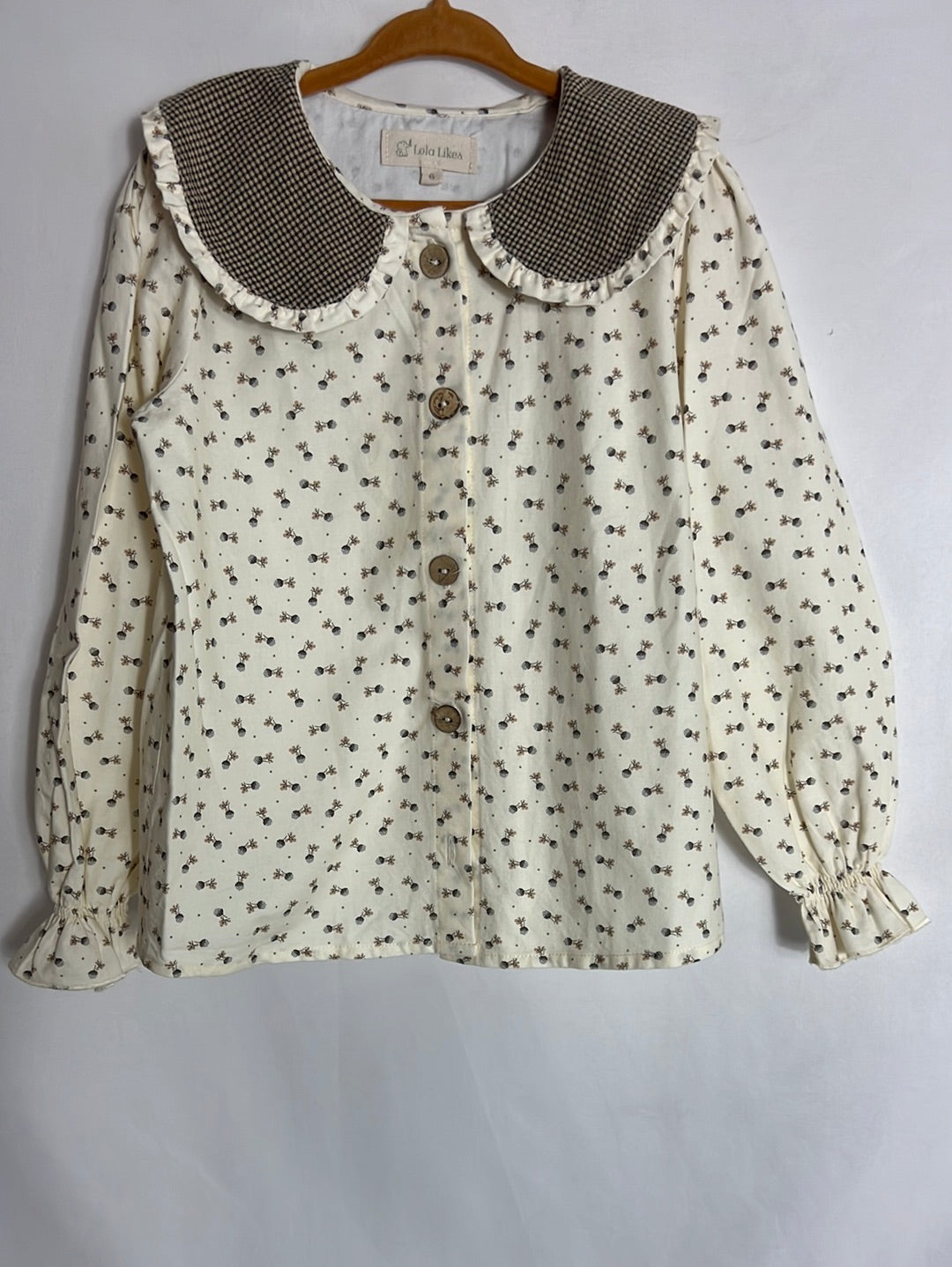 LOLA LIKES. Light beige floral blouse. Size 6 years.