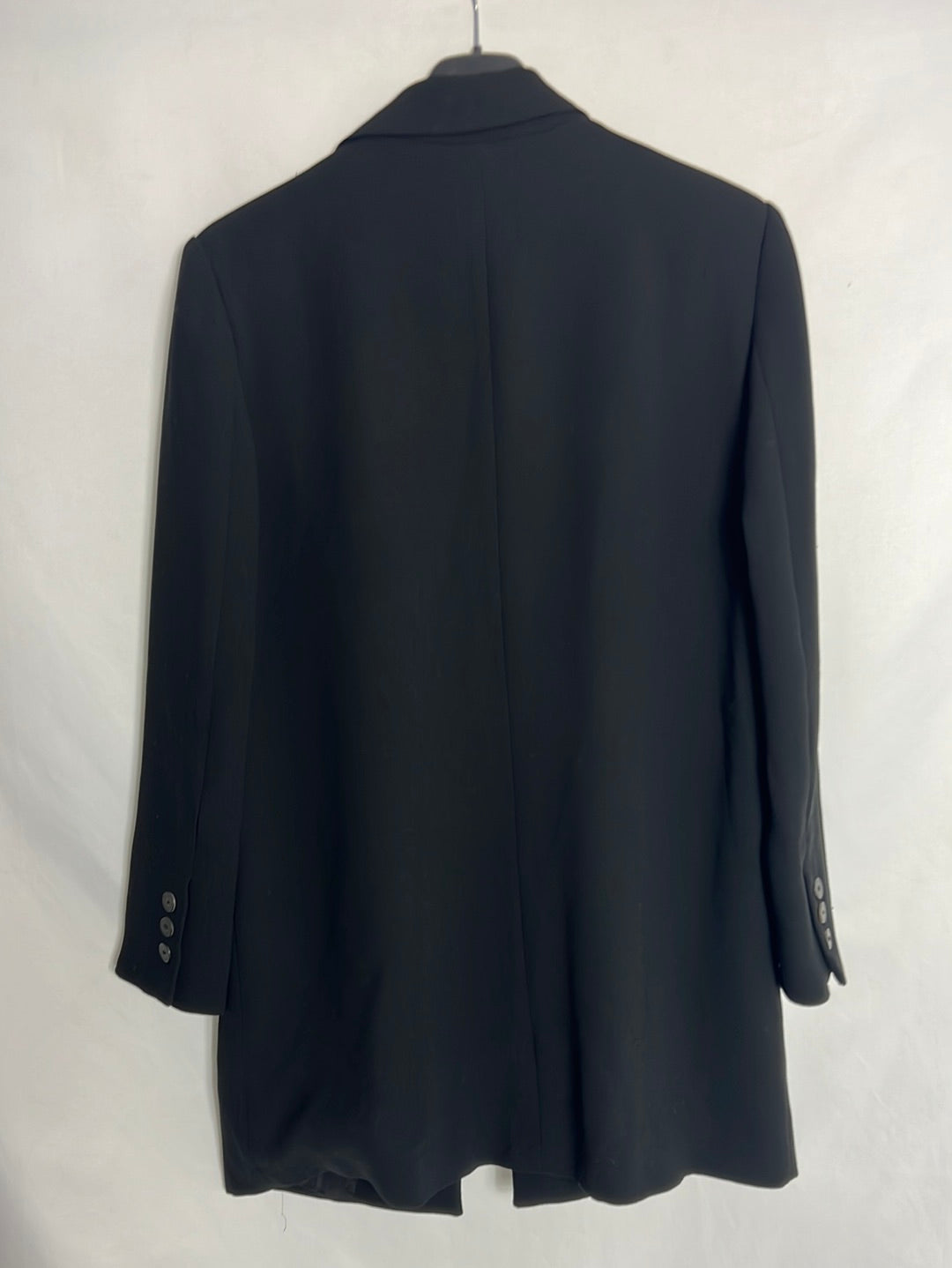 MANGO. Blazer negra fluida larga. T S