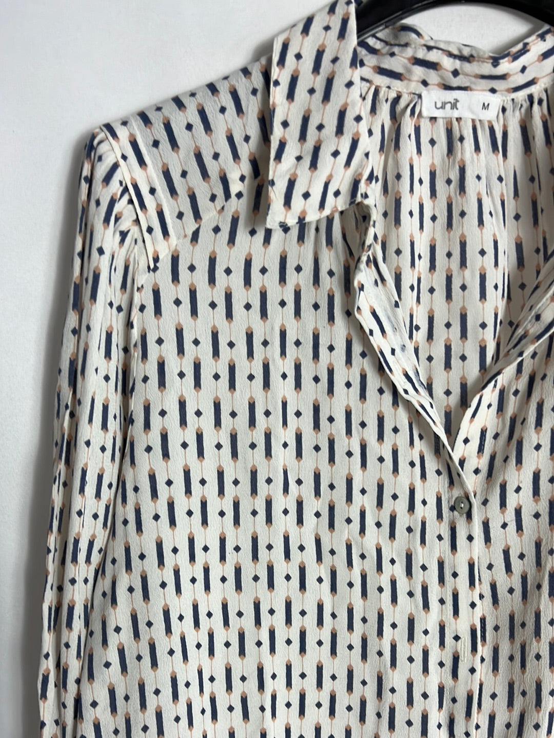 UNIT. White printed blouse. TM