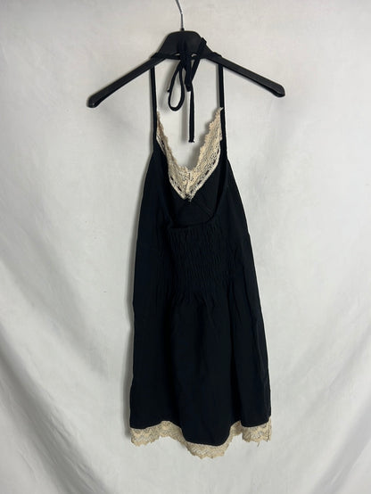 OTHER. Short black dress with crochet details. TL (M)