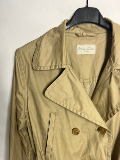 MASSIMO DUTTI. Gabardina corta beige. T M