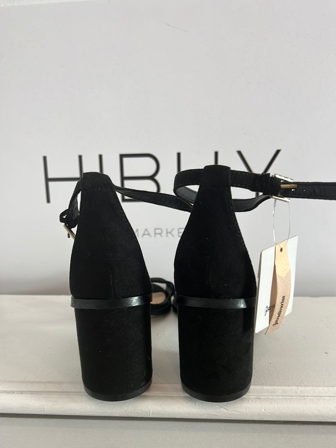 STRADIVARIUS. Black suede sandal, size 38