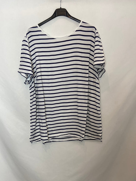 H&amp;M. Striped T-shirt S. 46