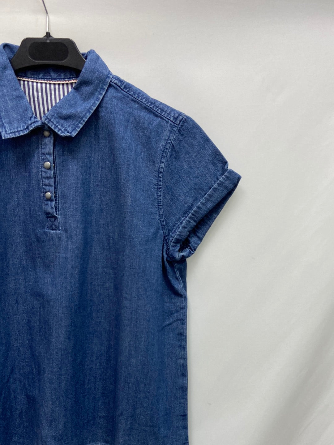 OTHERS. Short-sleeved denim blouse TS