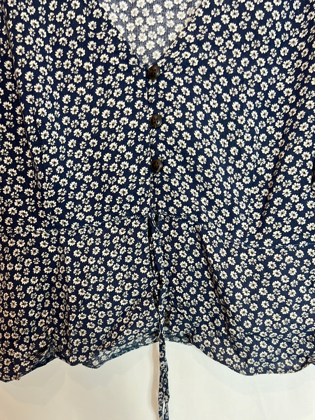 URBAN OUTFITTERS. Fluid blue floral print top. T.S.