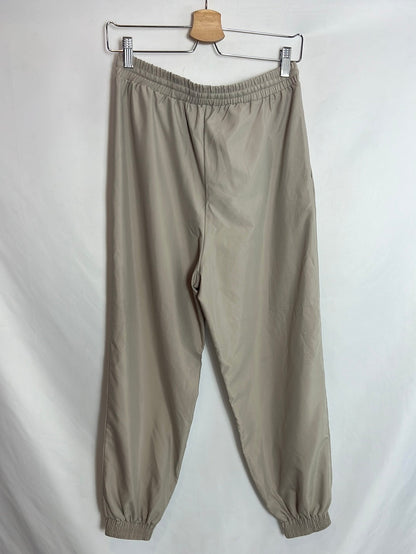 ZARA. Beige joggers. TM