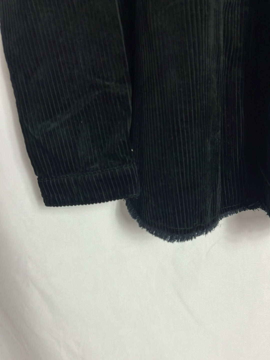 ZARA.Sobre camisa pana negraoscuro. T M