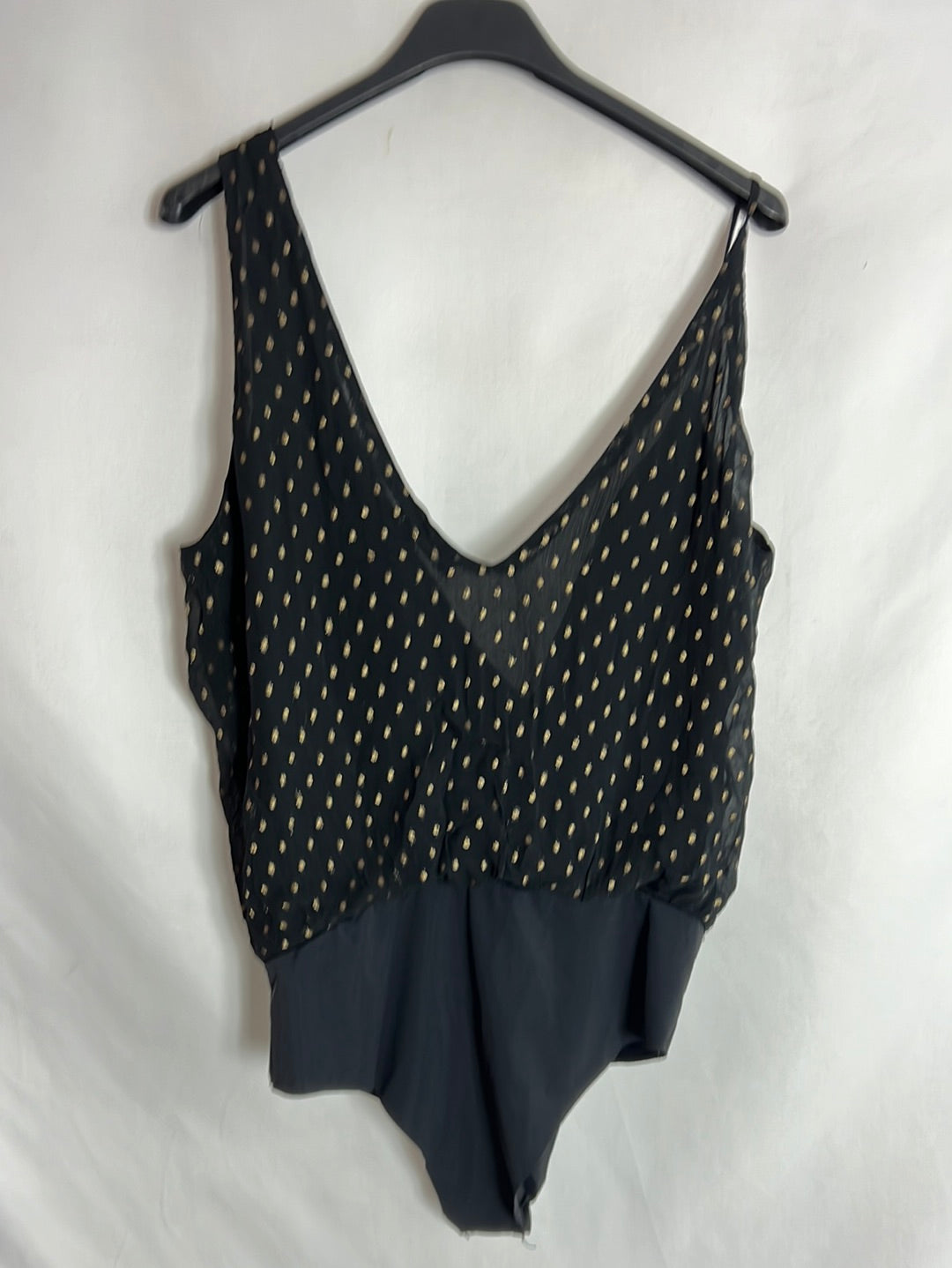 ZARA. Body negro bordados y pedrería. T M