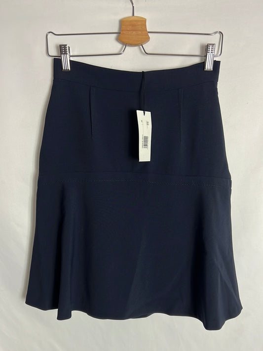 BIMBA Y LOLA. Falda corta azul marino volante. T 38 (tara)