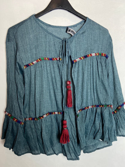 ZARA. Sobrecamisa lazada borlas. T.M