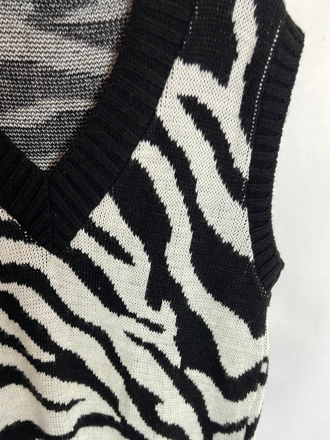 OTRAS. Chaleco estampado cebra.T.u(s/m)