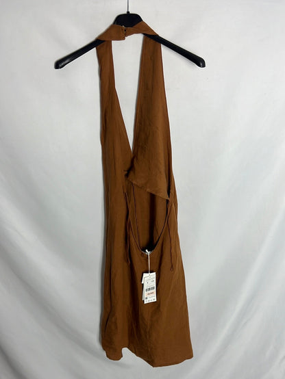 OYSHO. Vestido marrón espalda abierta. T.S