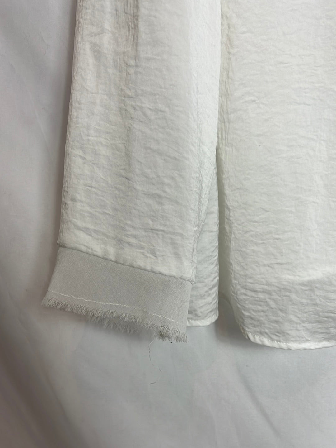 VOLIETA BY MANGO. White wrap blouse with collar and cuff details. Size XL