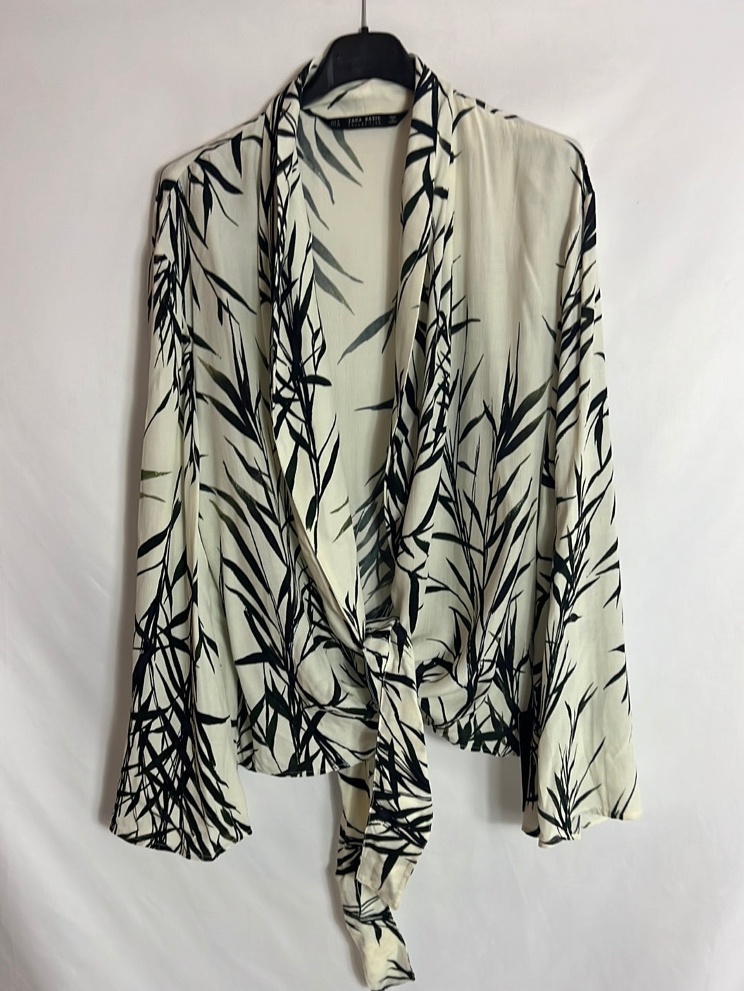 ZARA. Sobre camisa fluida estampada. T S