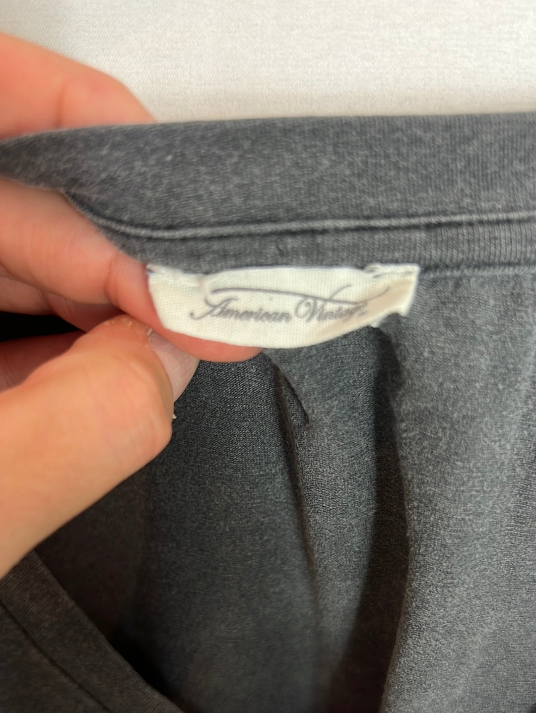 AMERICAN VINTAGE. Distressed gray T-shirt. TS