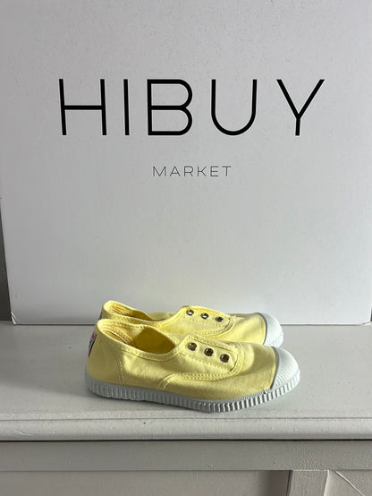CIENTA. Yellow canvas sneakers with toe cap. Size 30