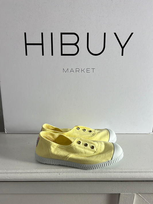 CIENTA. Yellow canvas sneakers with toe cap. Size 30