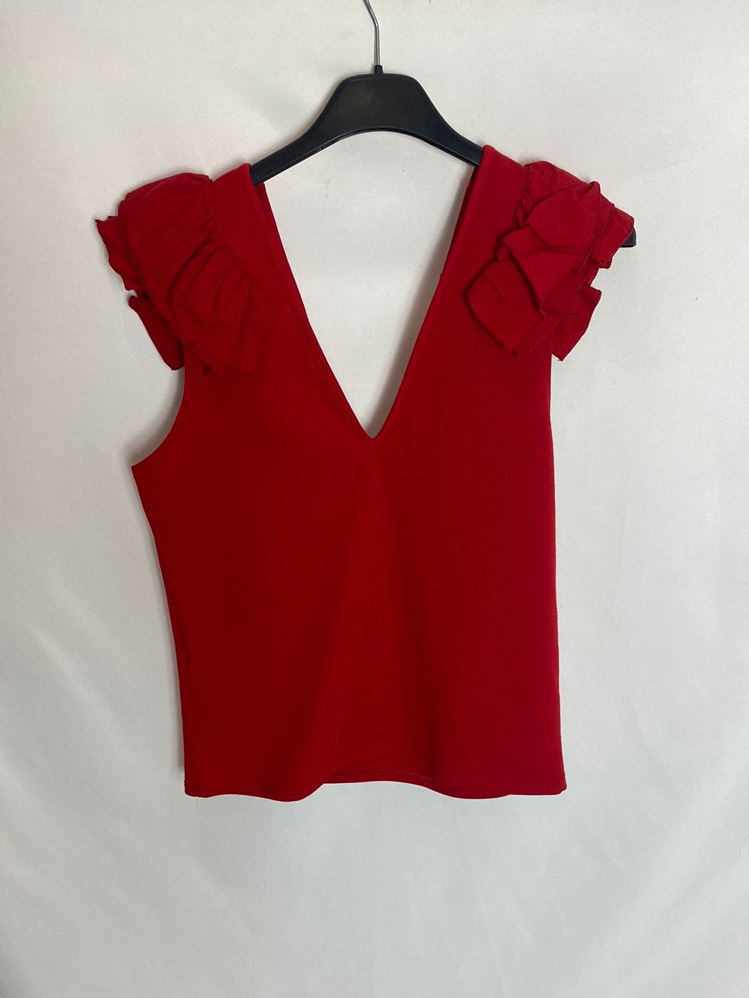 ZARA. Red ruffled top. Ts