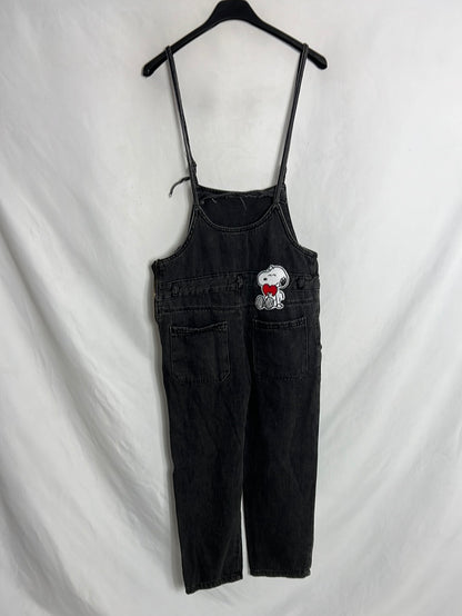 ZARA. Peto denim negro snoopy. T 11-12 años  (XS)