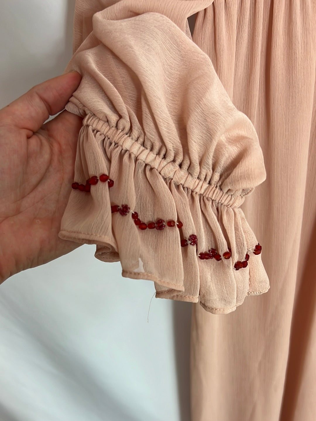 MAGNOLIA. Long pink chiffon beaded dress. TM