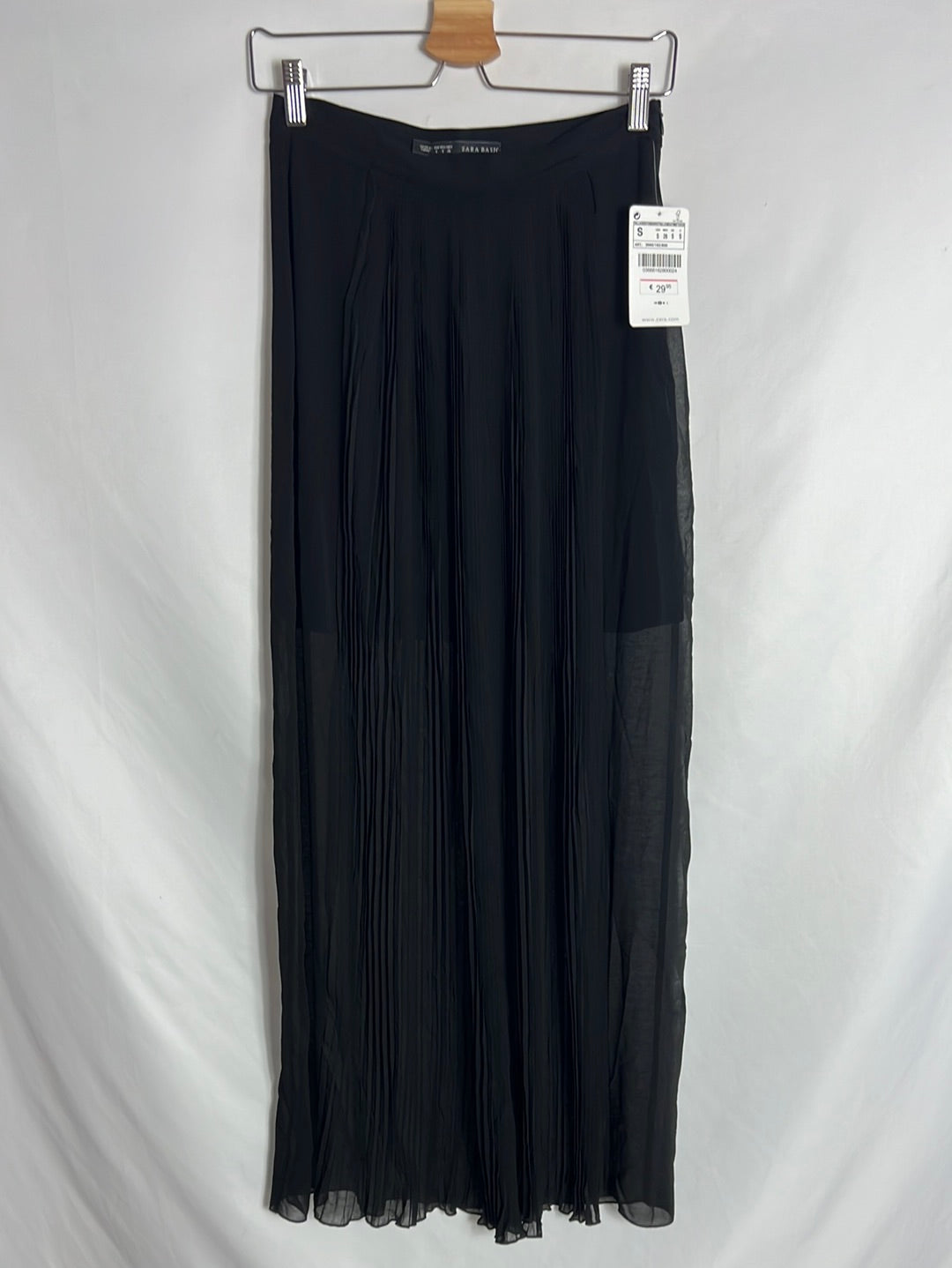 ZARA. Falda larga semi transparente  negra. T S