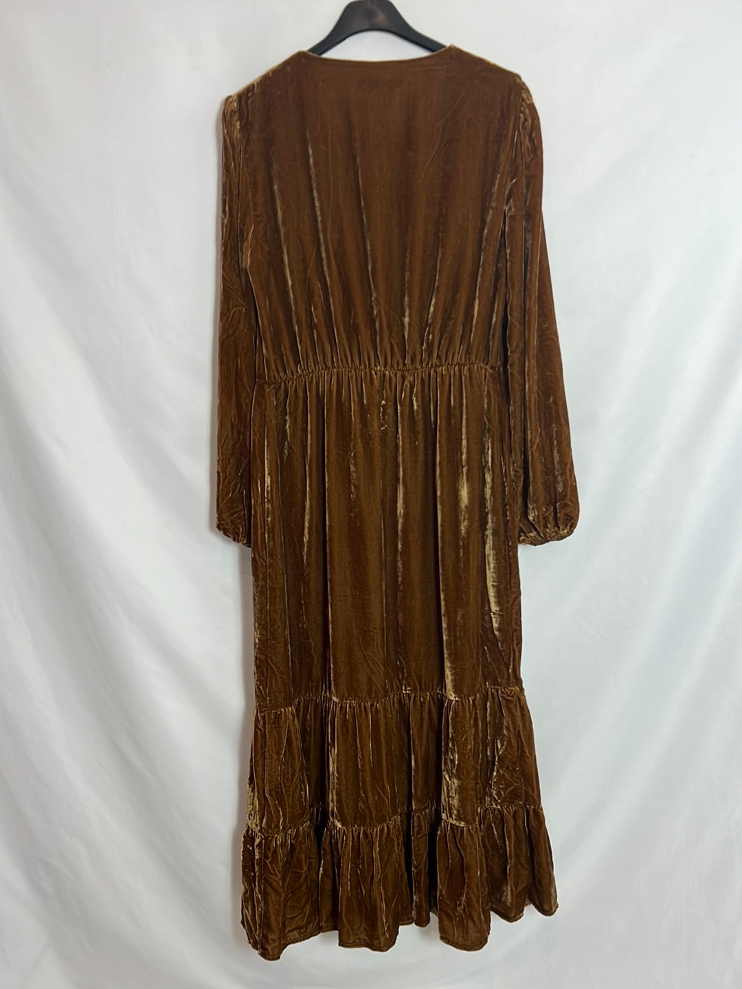 INTROPIA. Brown velvet midi dress. TS