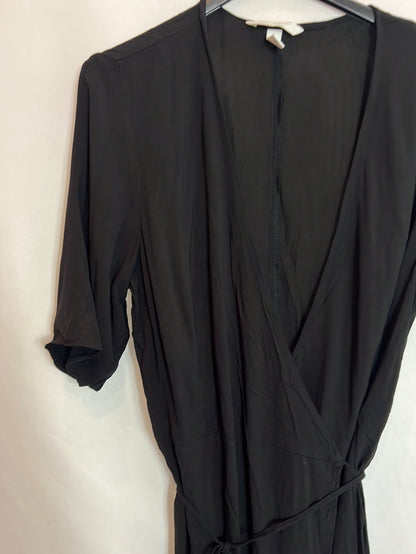 H&amp;M. Black wrap dress Tm