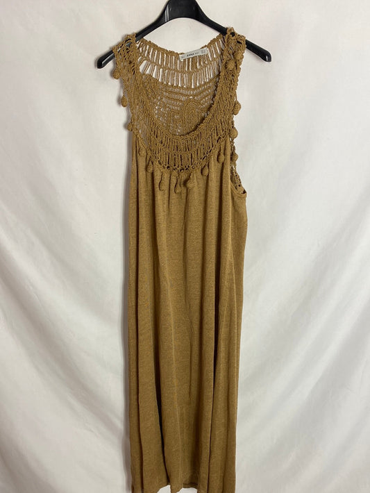 ZARA. Vestido midi punto con con detalles bordados . T.s