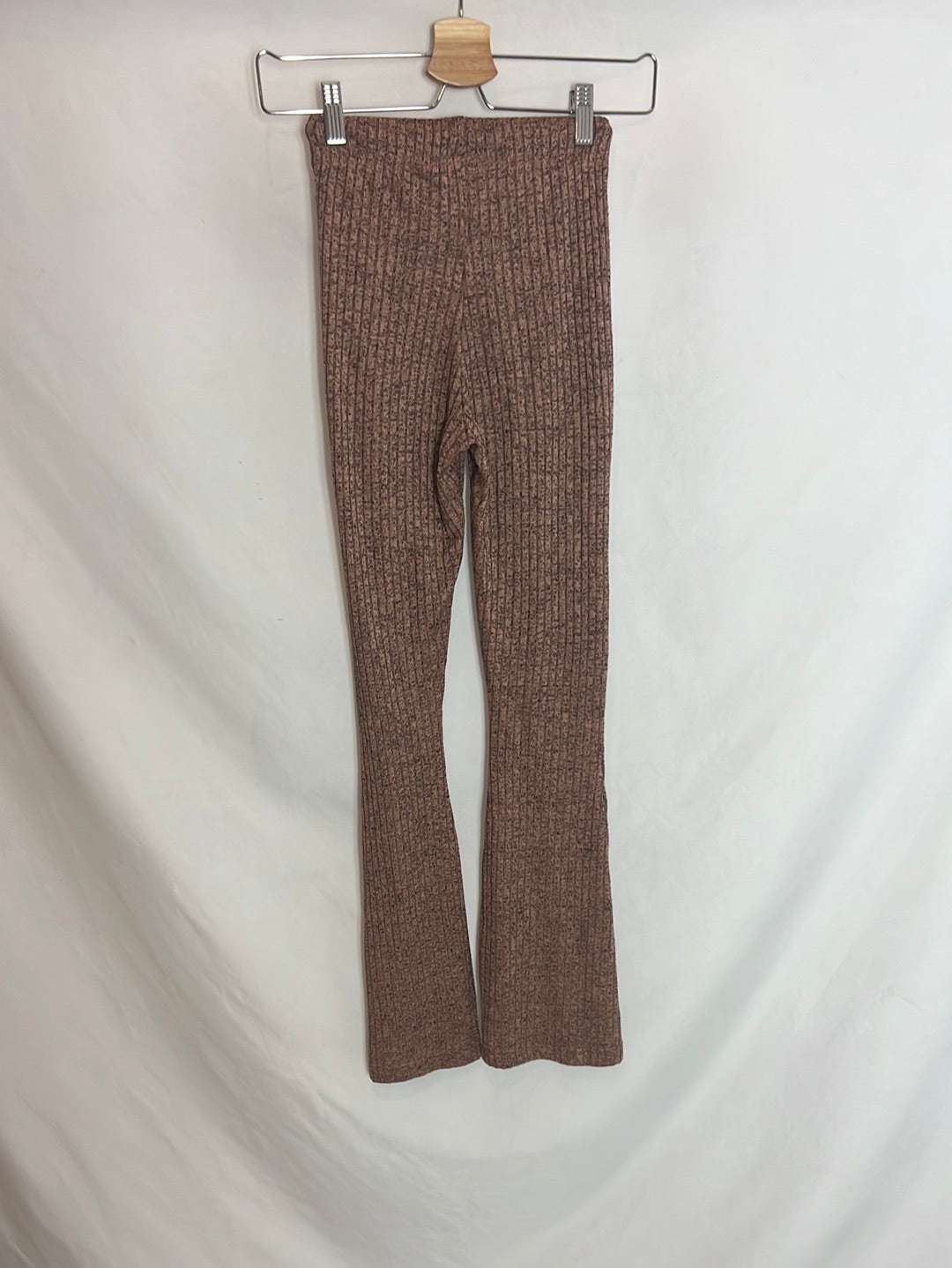 TOPSHOP. Pantalón punto campana. T.32