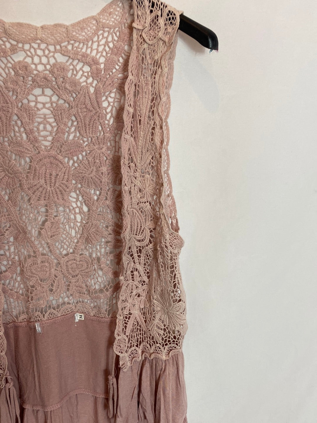 OTROS. Chaleco de encaje con volantes. T.M