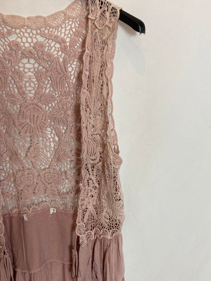 OTROS. Chaleco de encaje con volantes. T.M