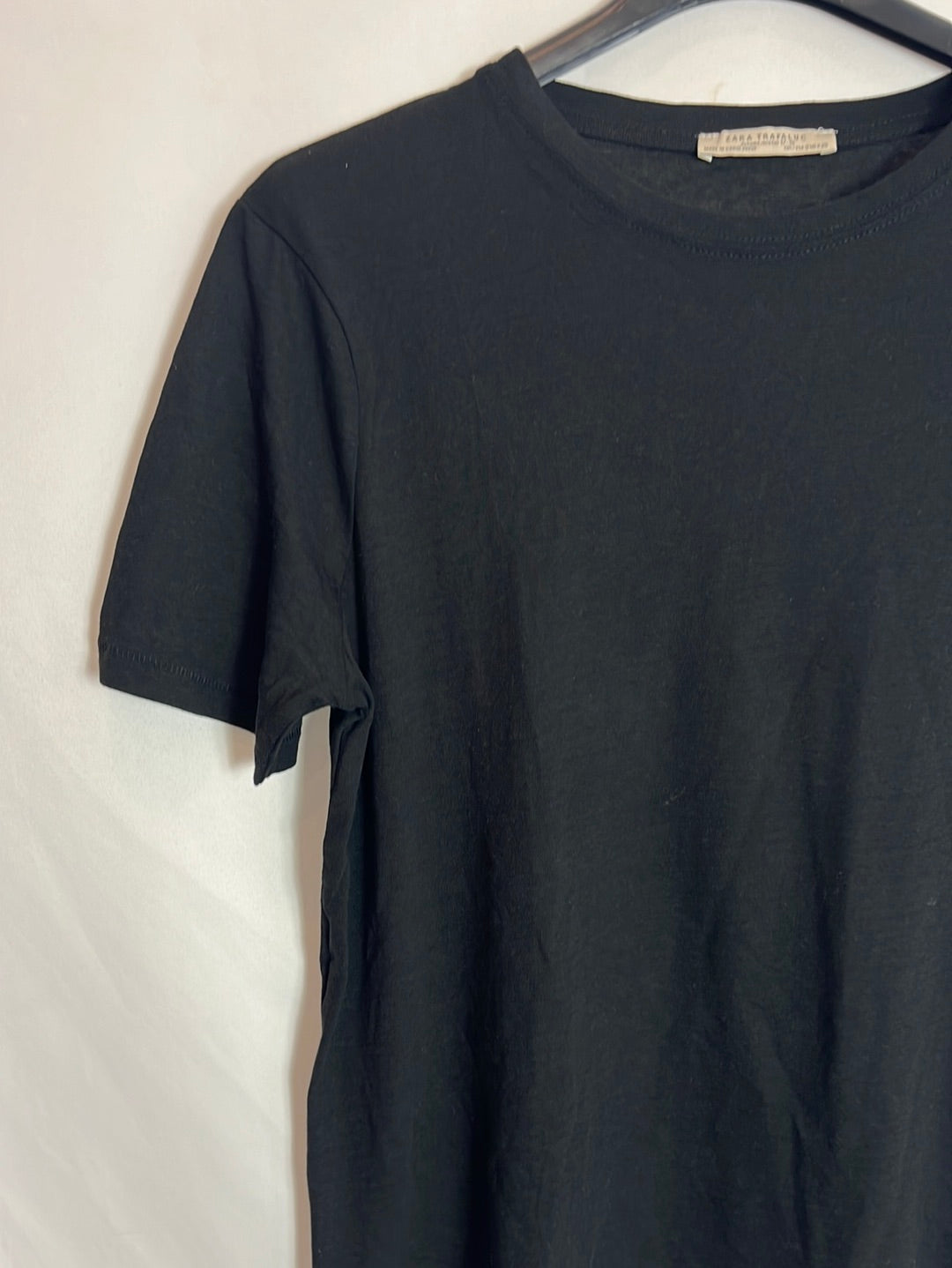 ZARA. Camiseta negra básica. T S