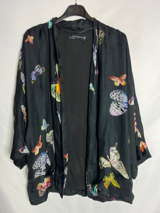 ZARA. Kimono seda estampado mariposas. T M