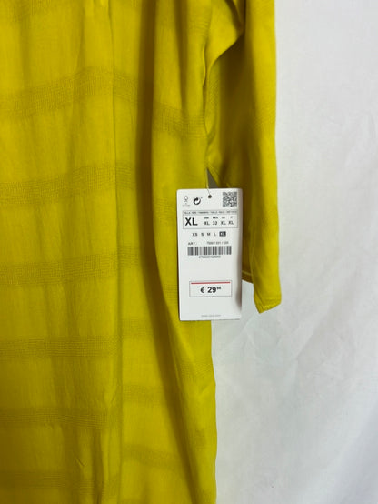 ZARA. Vestido corto amarillo textura. T XL