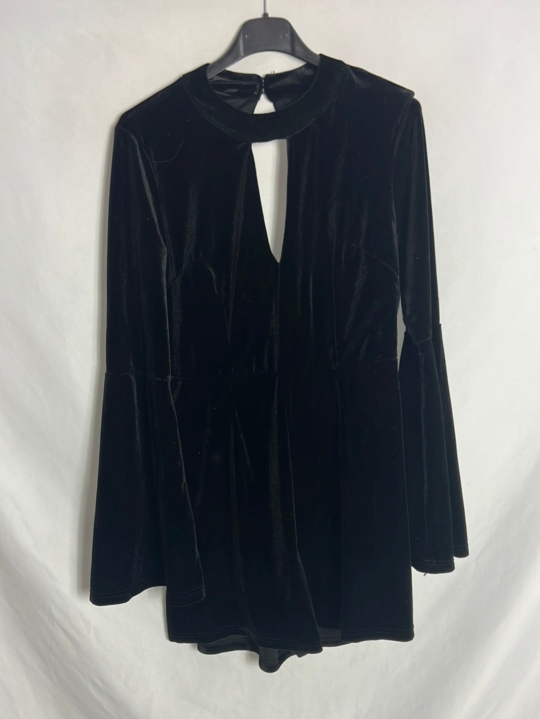 OTHERS. Black velvet short jumpsuit. TS