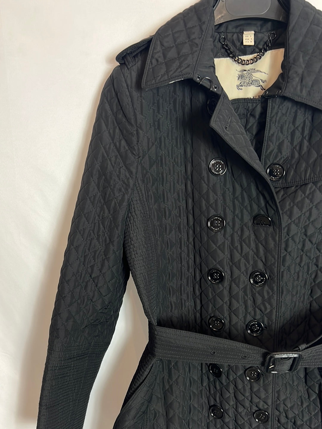 BURBERRY. Gabardina guateada negra. T 36