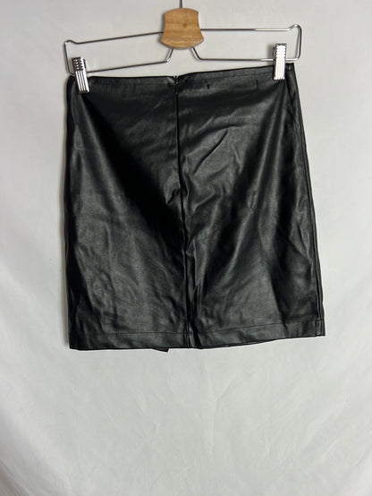CELOP. Falda corta efecto piel volante. T M