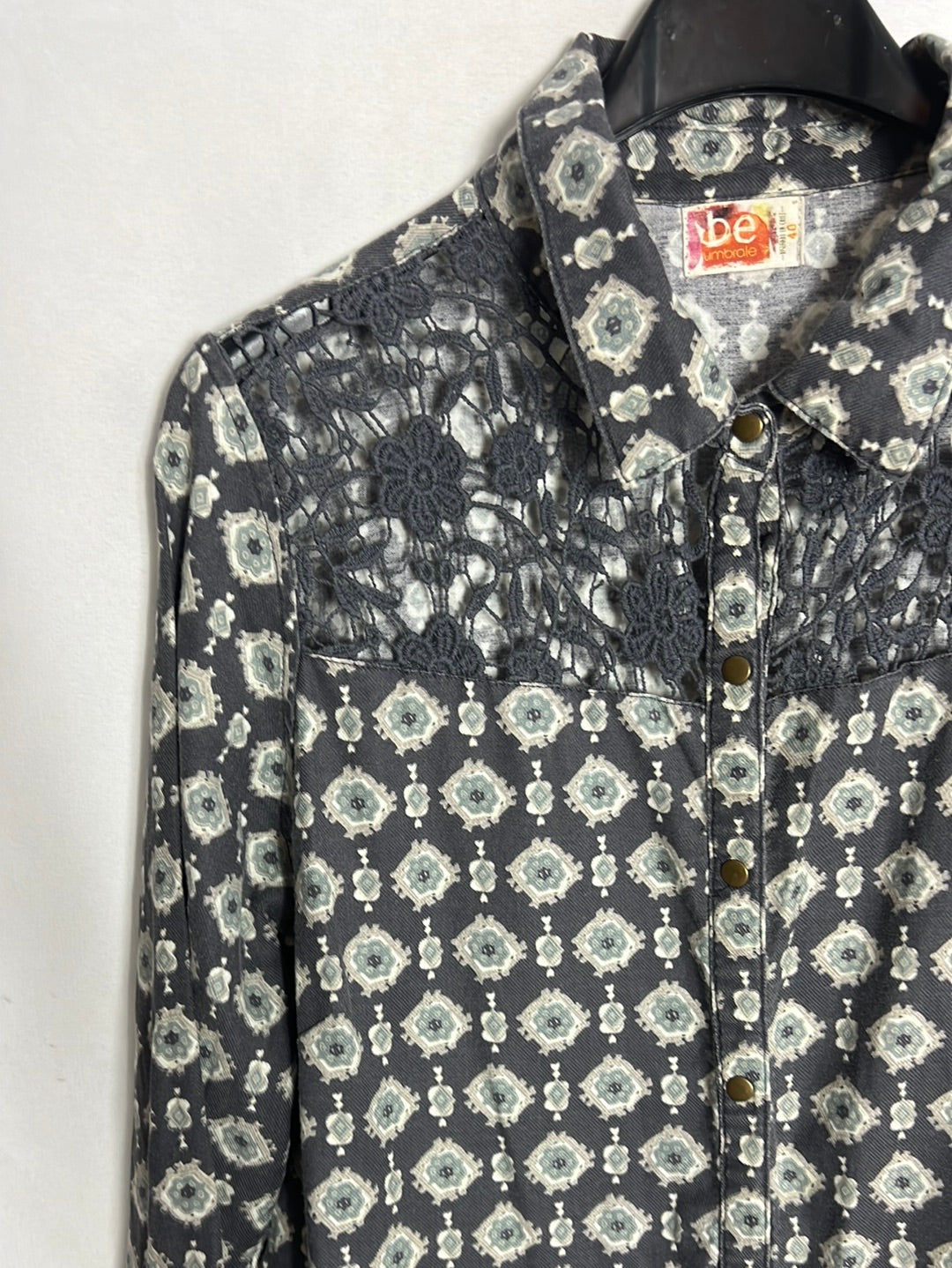 Umbrale. Lace-trimmed shirt, size 40