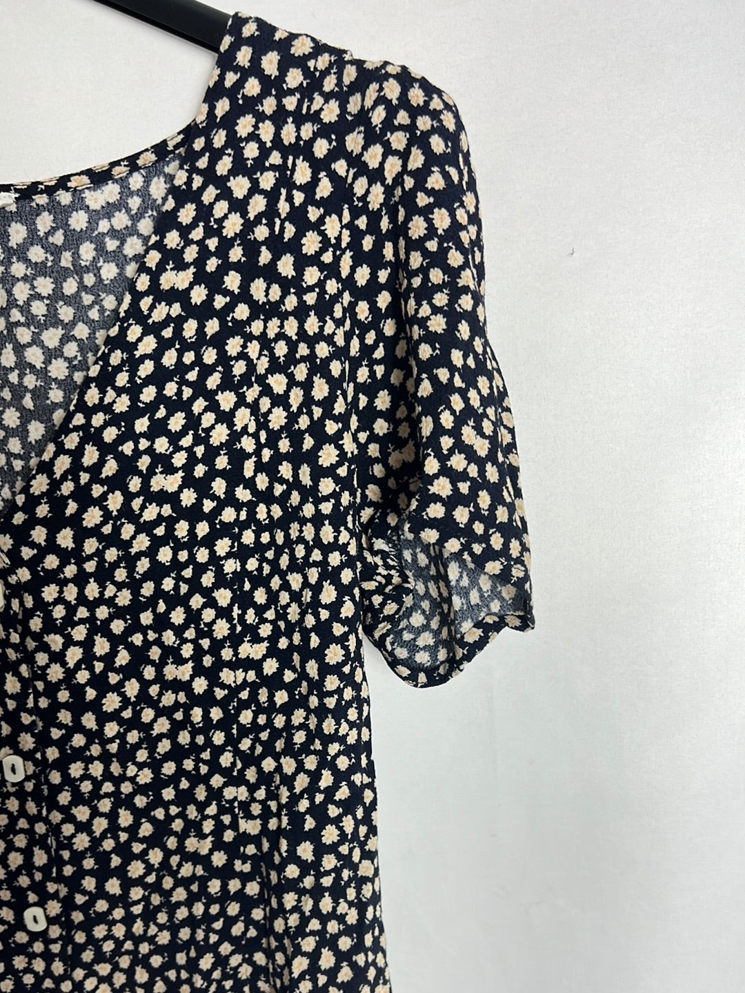 MANGO. Camisa manga corta estampado de flores. T.s