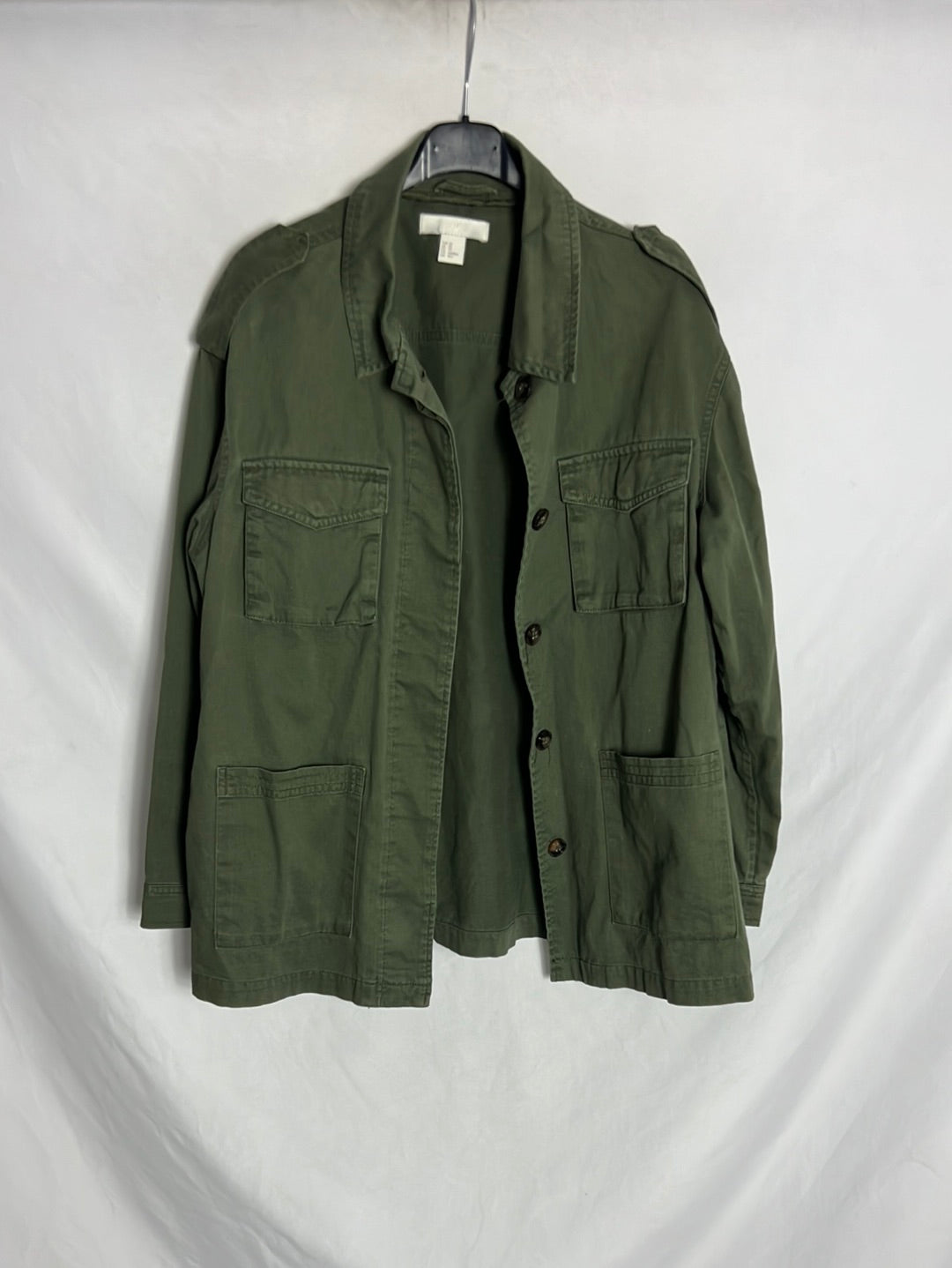 H&M. Chaqueta fina verde bolsillos. T XS